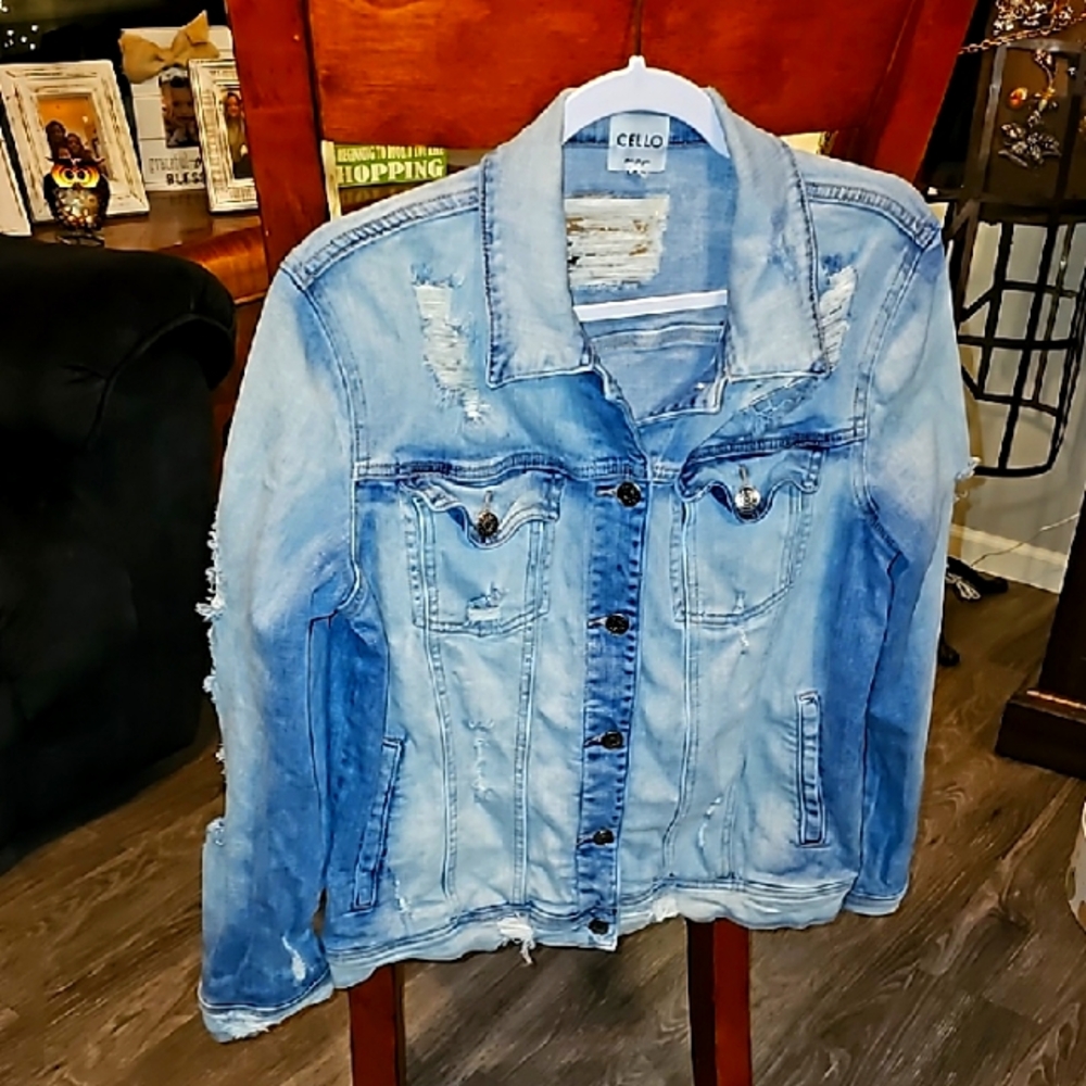 Cello Light Blue Denim Jacket. Womens, Great condition, distressed, sz Med